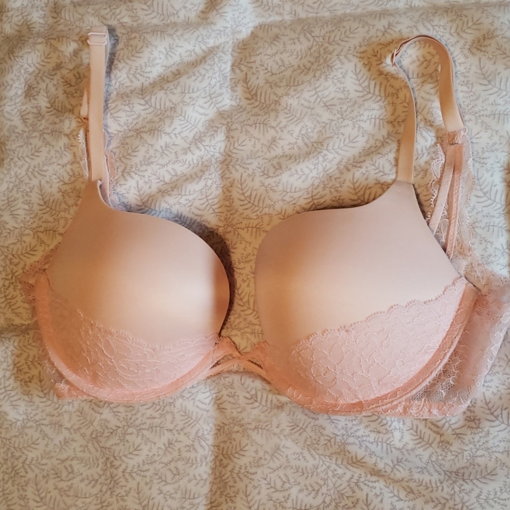 32DD Victoria Secret Bra